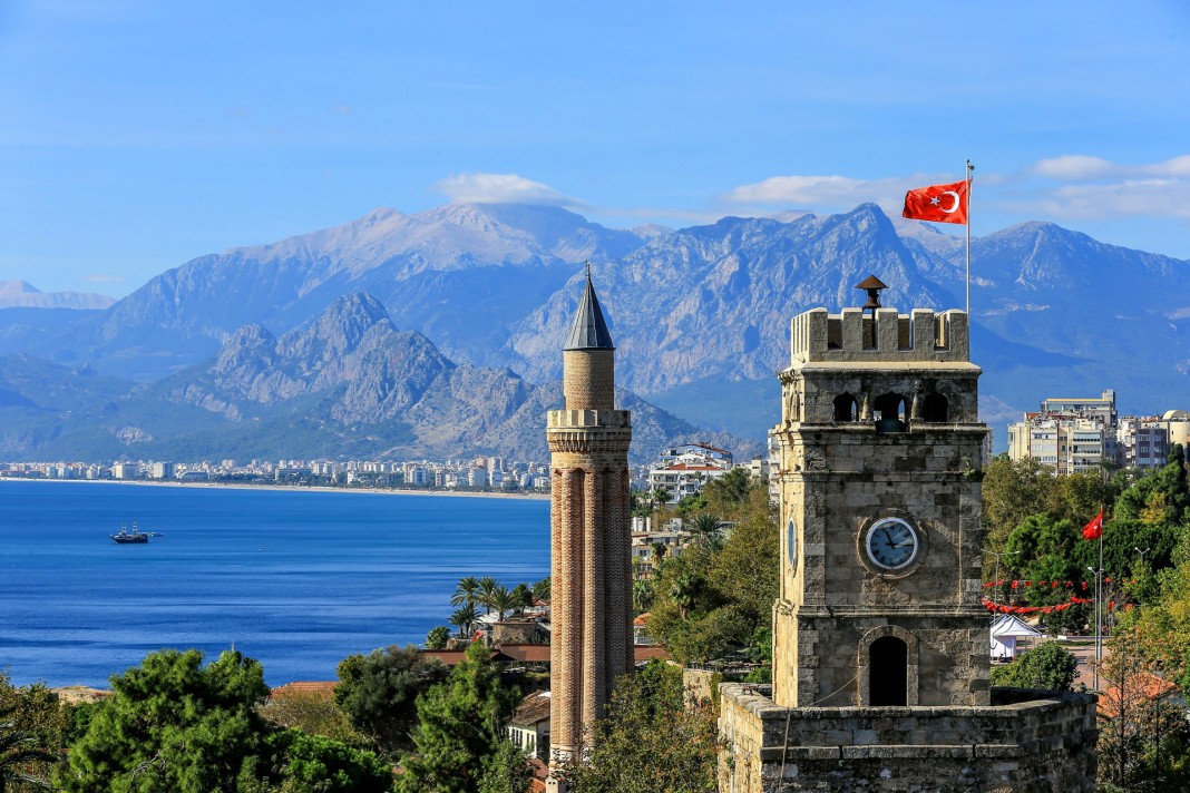 Antalya Sets New Tourism Record with Over 15 Million Visitors in 2023